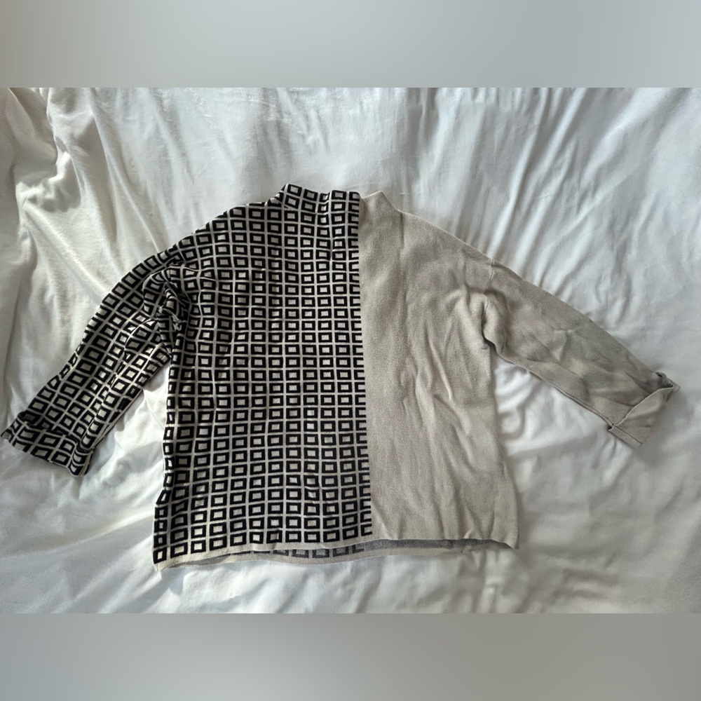 Geometric Block Patterned Sweater - Picture 2 of 6